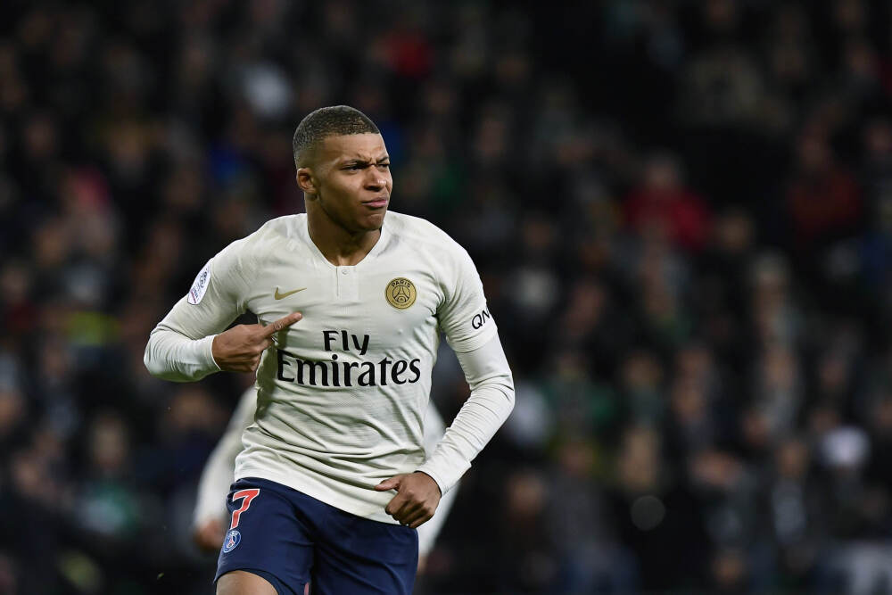 狂飙就能逃脱？北海海警：已为7.8吨走私冻品准备好“终点线”